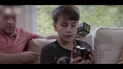 Hybrid game console and Rubik’s cube