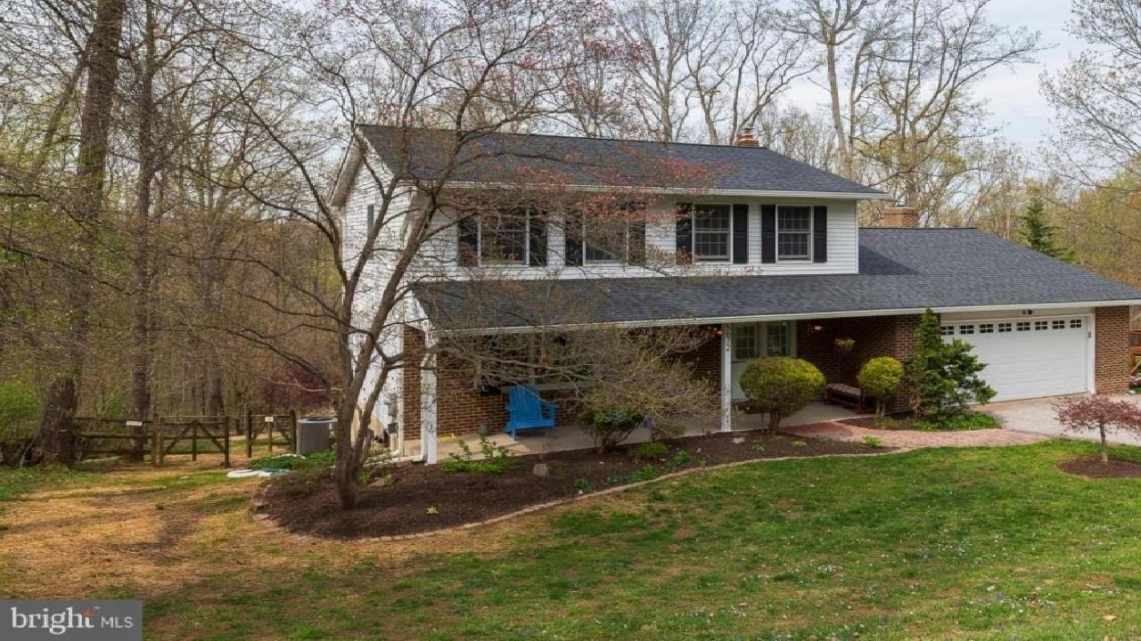 5672 FRENCH AVENUE, SYKESVILLE, MD Presented by Chuck & Sheron Marshall.