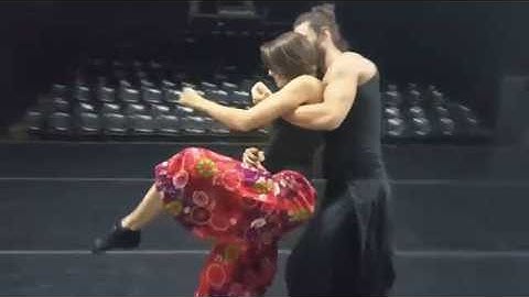 Debora Pazetto e Samuel Samways - contemporary social dance improv