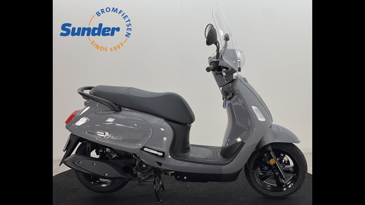 SYM Fiddle IV rich grey 45km bj: 2021 4000 km tweedehands scooter bij  Sunder Bromfietsen - YouTube