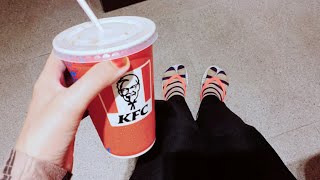 Live Ada Kaos Kaki Jempol Di Kfc