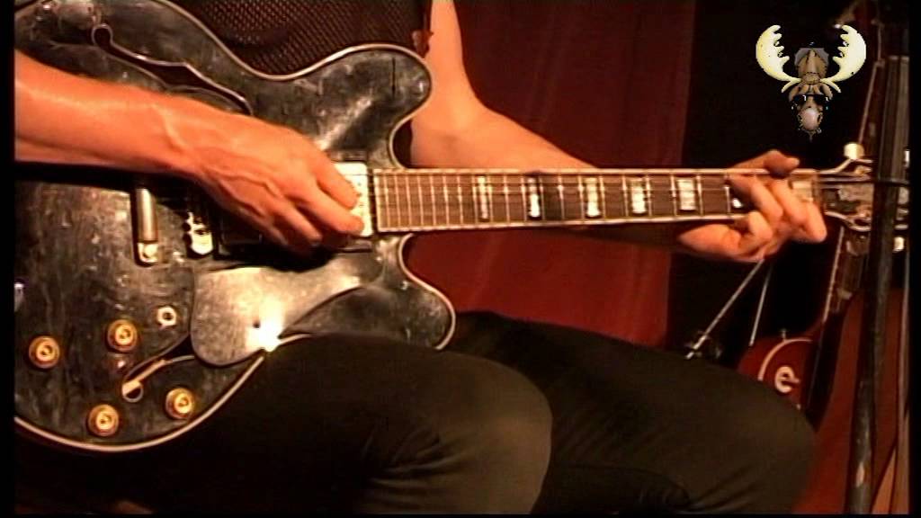 Guarda Ralph de Jongh - Man - live in Bluesmoose café su YouTube Guarda Ralph de Jongh - Man - live in Bluesmoose café su YouTube