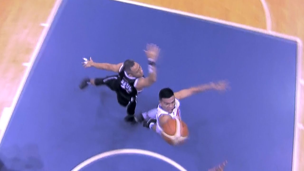 Jio Jalalon breaking out the moves! | PBA Governors’ Cup 2018 Finals