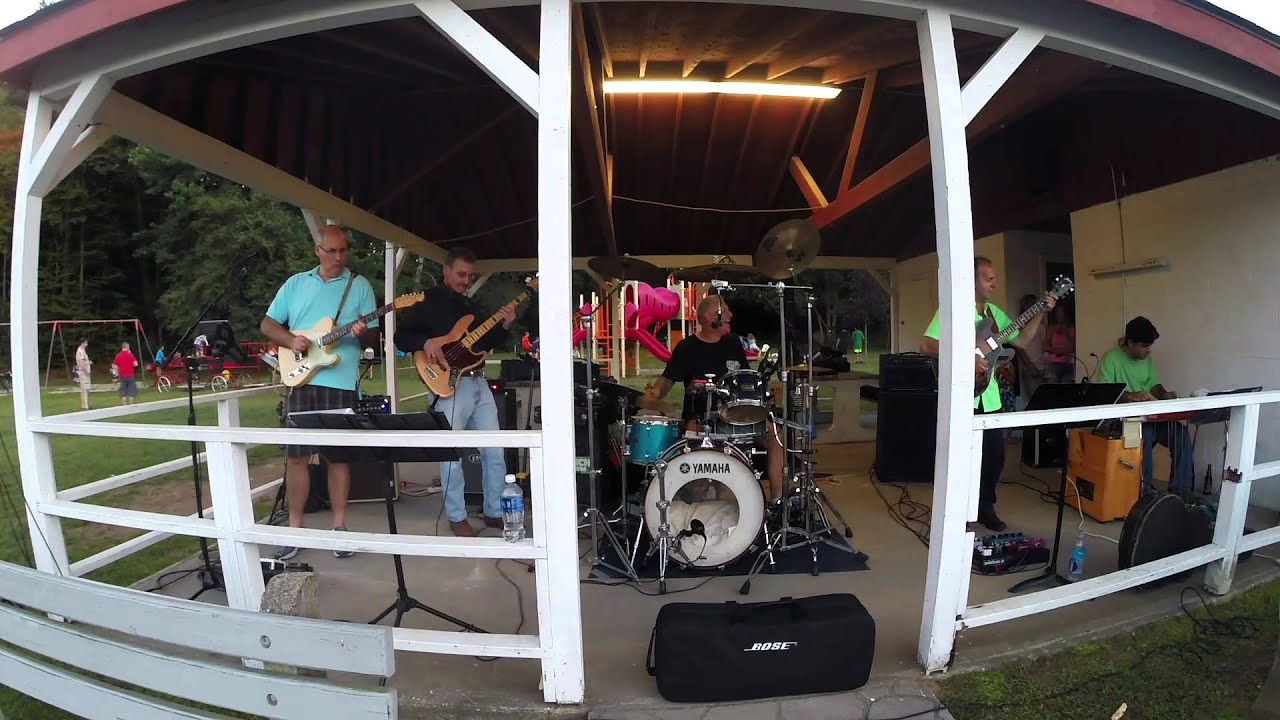 Mad Men Live @ Deep River Day