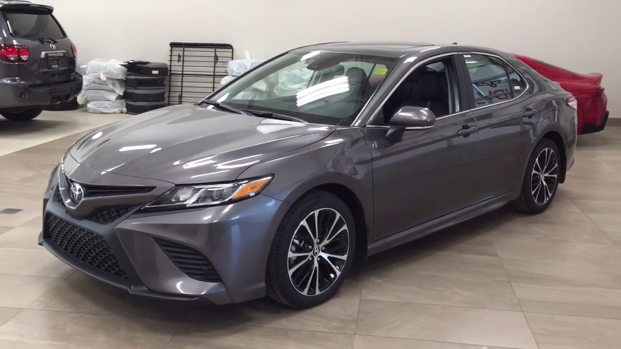 2020 Toyota Camry SE Upgrade Review - YouTube