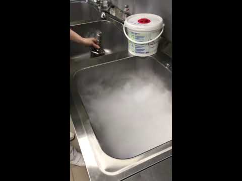 Жидкий азот взаимодействии с водой