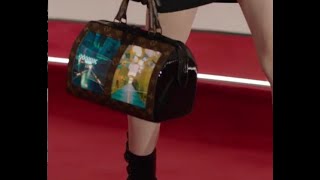 Viva Tech] Des sacs avec des écrans Oled, des sneakers en fibre optique  Les nouveautés connectées de Louis Vuitton