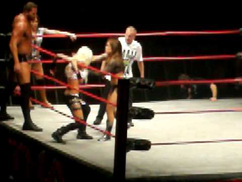TNA live wembley arena 2011 - Angelina love/ micki...