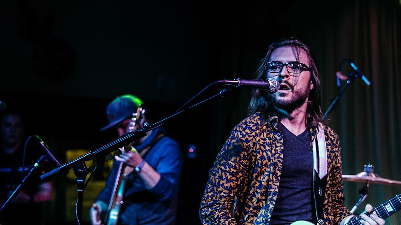 Obejrzyj Underground - Live (2019) w YouTube Obejrzyj Underground - Live (2019) w YouTube