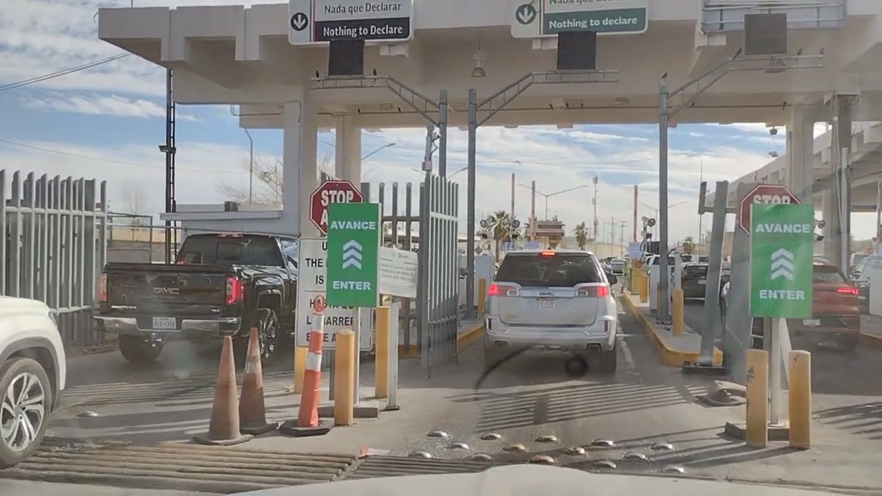 CIUDAD JUAREZ CHIHUAHUA MEXICO. CRUZANDO LA FRONTERA DEL PASO TEXAS HACIA CIUDAD JUAREZ MIE26FEB2025