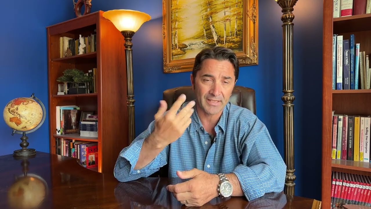 Color Revolution in Serbia. Protesters demand gov's resignation by making threats.Follow Macron lead