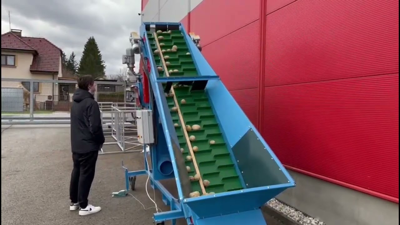 Pytlovací váha bubnová - záběr na dopravník