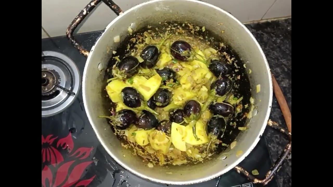 Aloo Baingan 🤤supar rasipi video viral 