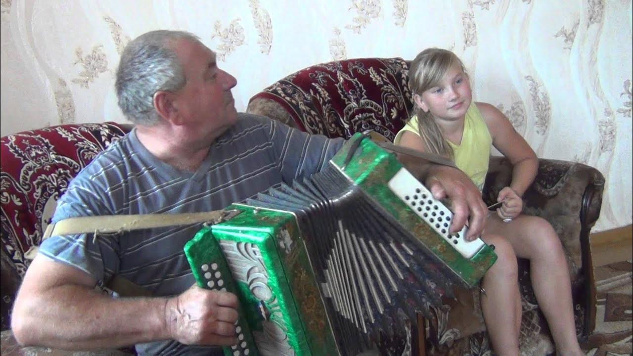 Песня про лодку текст. Послушать и. Домик стоит над рекою пристань у самой реки. Лодочка текст. Слова песни домик стоит над рекою пристань у самой реки.