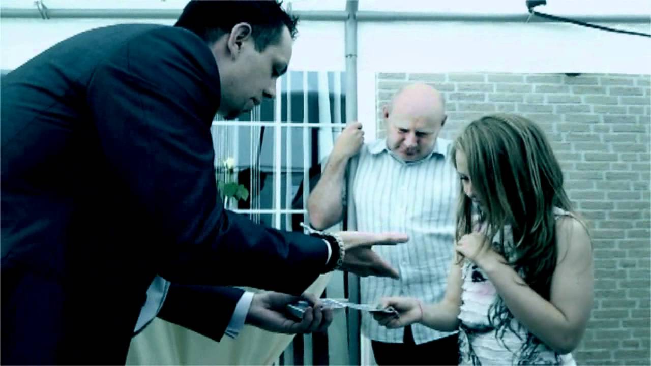 Glenn Fielding - Close up Magician / Mentalist