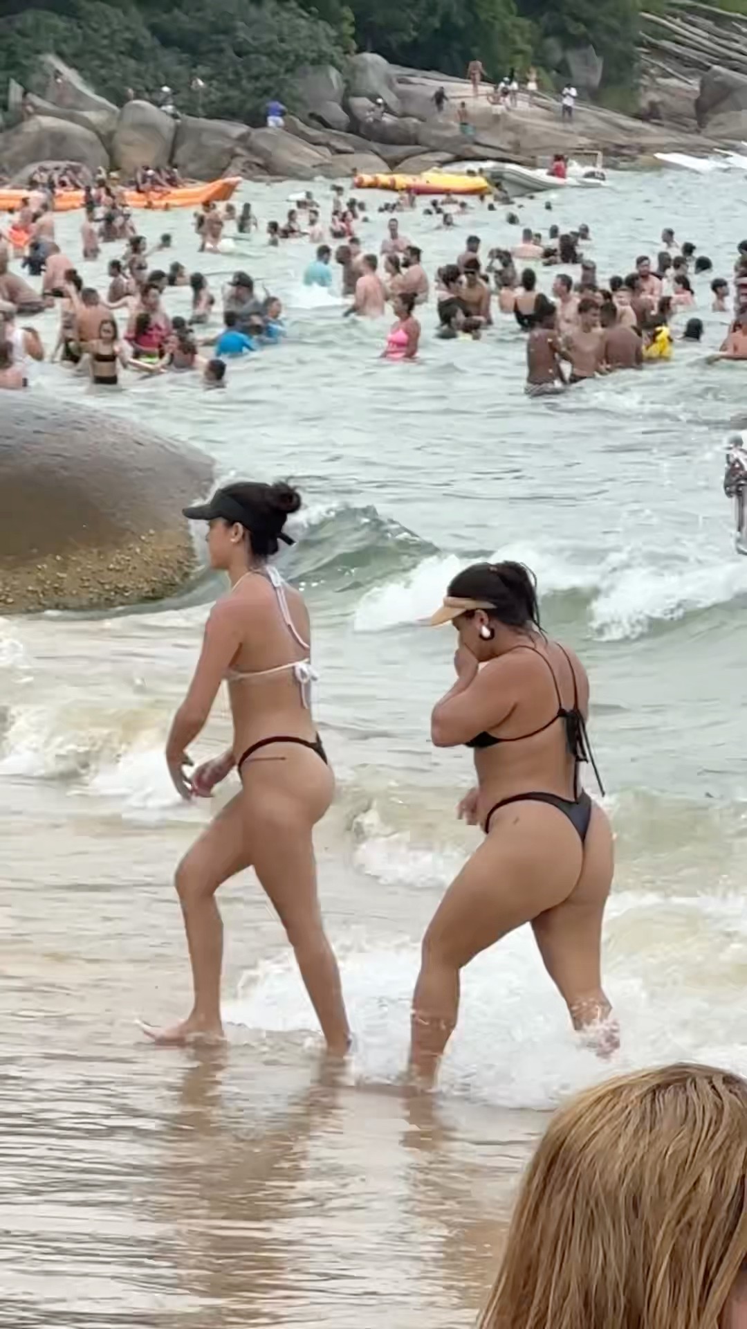 ?? Balneario Camboriu Beach