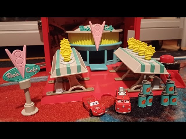 Disney Store Pixar Cars Flo's V8 Café On-the-Go Playset (Radiator
