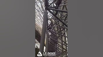 Busy space frame installation site #steelstructure #spaceframe #steelframe #construction#workers