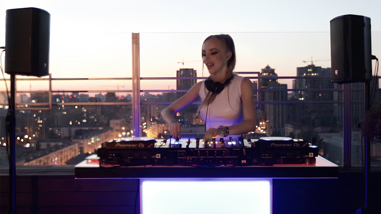 Karry G - Don't Stop auf YouTube ansehen Karry G - Don't Stop auf YouTube ansehen