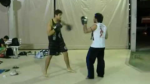 Treino de manopla - Professor Lo Saturnino - Aluno...