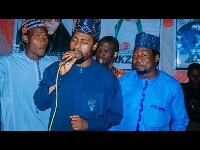 Katta kokrak porno videolar Uzun oyoqlar porno hd