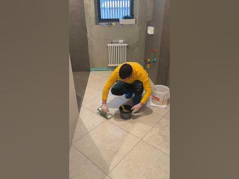 Эпоксидная затирка..Процесс.. #плиточникмосква #ванная # ...