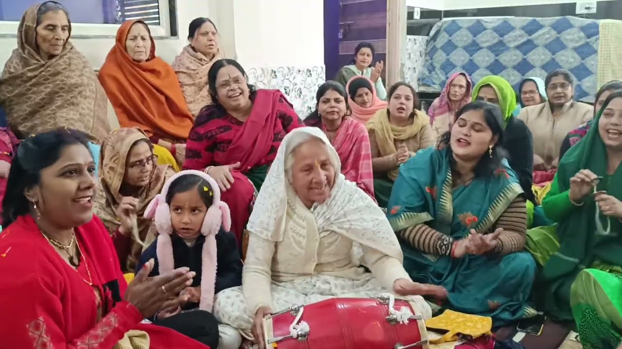 अम्माजी ने गाया धमाकेदार वायरल भजन 🎉🌟🥳 तेरी पल पाल उमर घाटे मन बावरे#viralvideo 