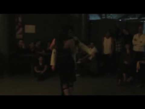 Mariana Dragone y Marcelo "Chino" Gutierrez bailan en Malcolm
