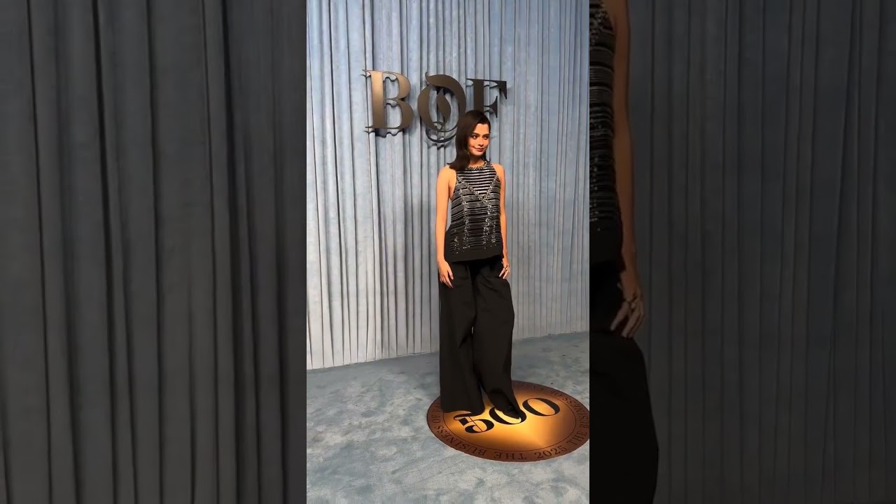 Бекки на ковровой дорожке Зала славы BoF