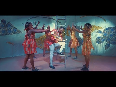 Смотреть «DEZ ALTINO - Nonma Foo [clip officiel]» на YouTube