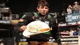 WRECK: J.B. Mauney takes a hit from Buck Nasty (PBR)
