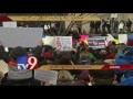 Protests erupt at US airports over ban on refugees