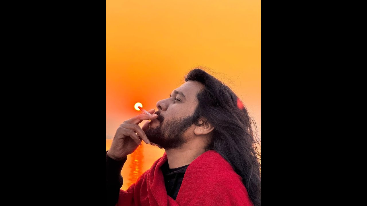 Probar Ripan Singer অস্তিত্ব গত যে বেদনার জায়গা এটাই আনন্দ, এটাকে মেনে নিতে পারাটায় আনন্দ ...
