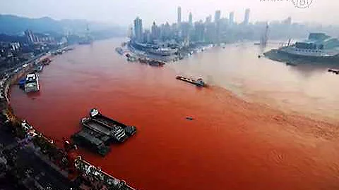 Yangtze River Turns Blood Red in Chongqing, China - DayDayNews