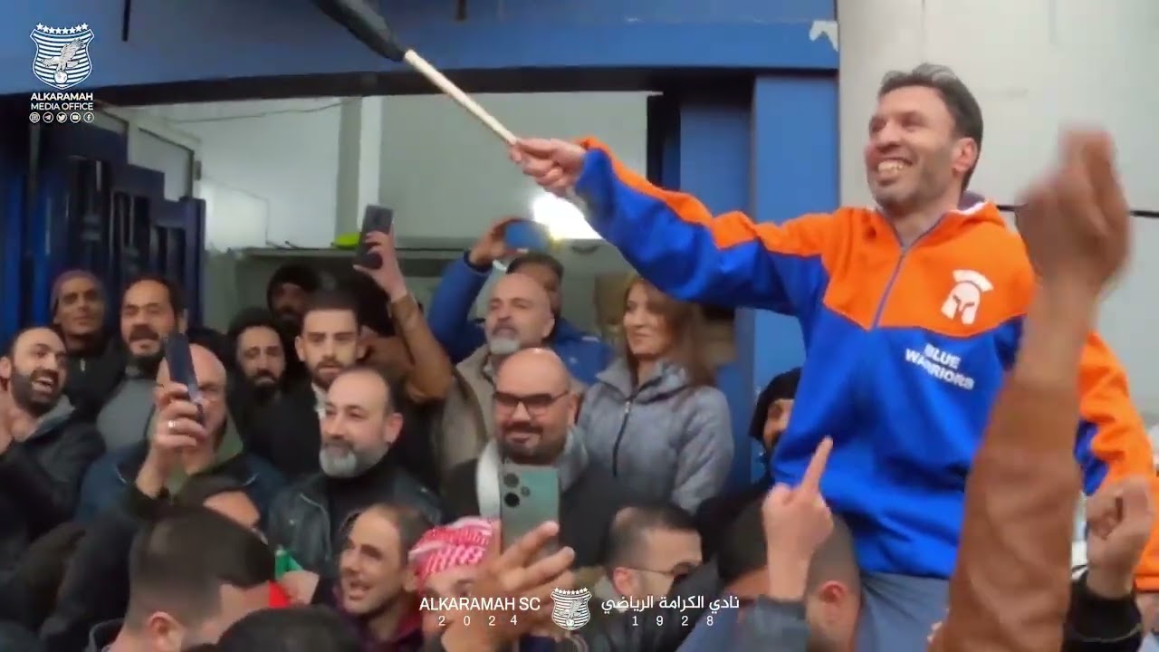 من استقبال الأسطورة جهاد الحسين أمام مقر النادي 💙🧡