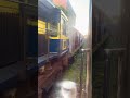උදේ පාන්දර Race යන M11 vs S9 කව්ද දිනන්නේ බලන්නකෝ #srilanka #train #beach #trainlovers