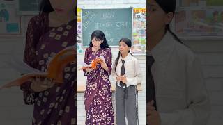 Does Simran have elephant tusks?🐘😱|Simran Makhija| #shorts #school #schoollife #comedy #funny