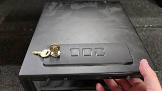 Stack on 3 button safe code programming