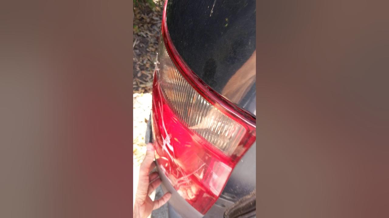 Honda element rear taillight bulb replacement YouTube