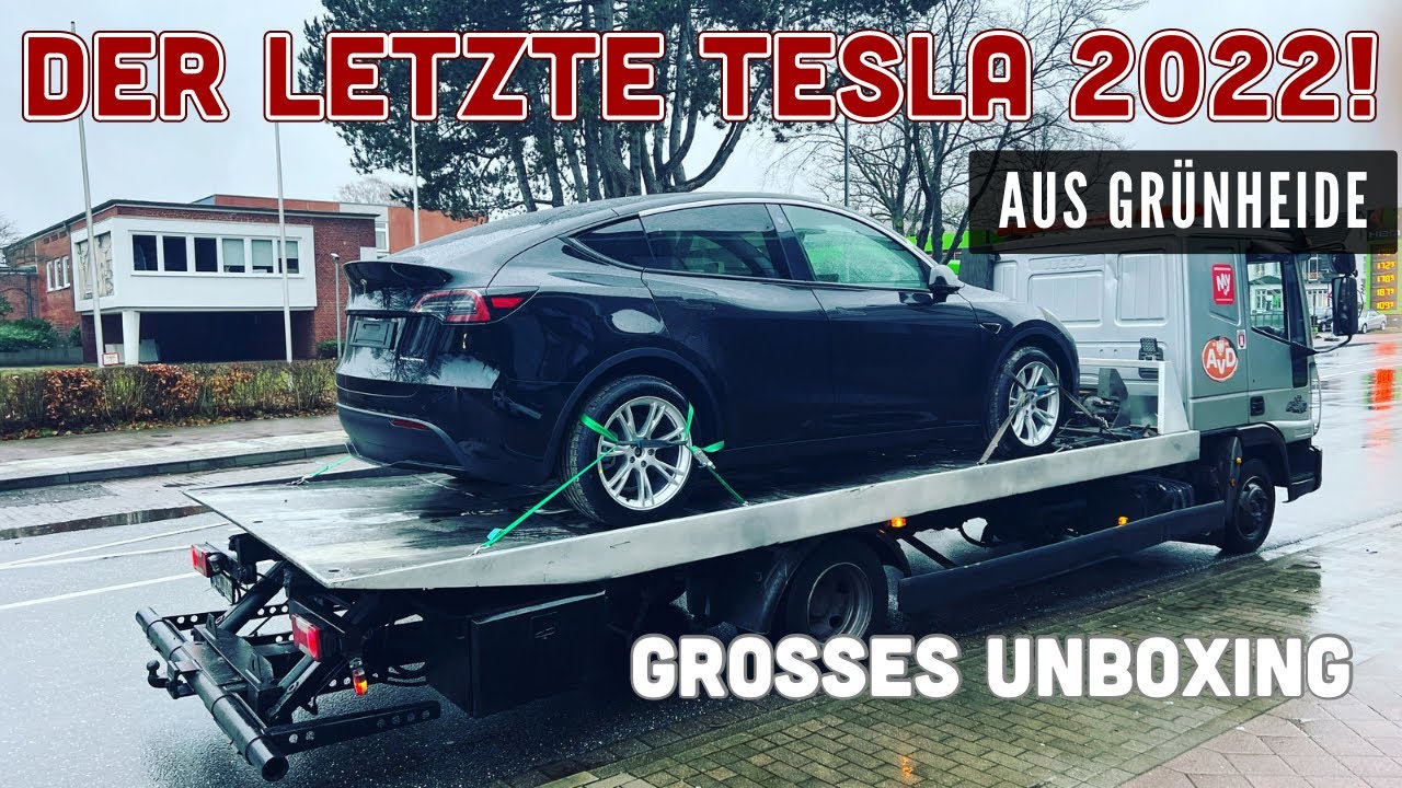 Tesla Model Y Auslieferung von Tesla - grosses Unboxing direkt aus der  Gigafactory Grünheide 