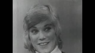 Anne Murray Reflects on Her Gold Record Achievement in the U.S. (1971)