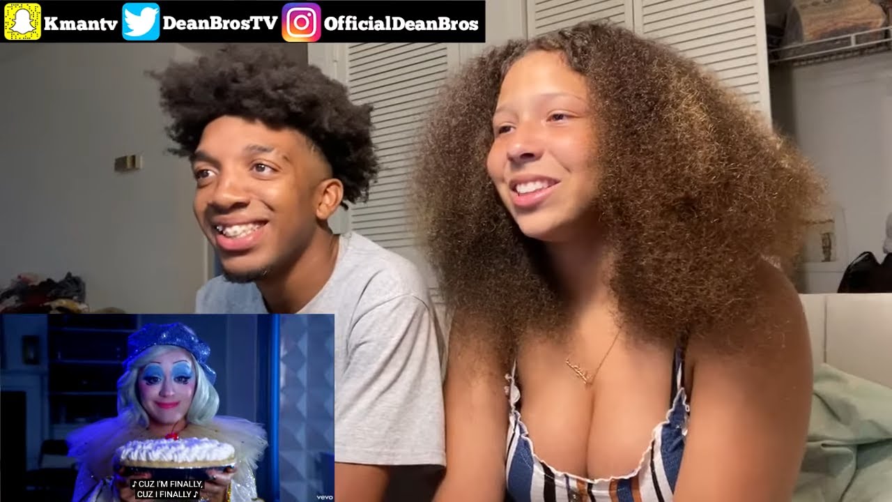 Totally Amazing Reaction to Katy Perry Smile 🙂