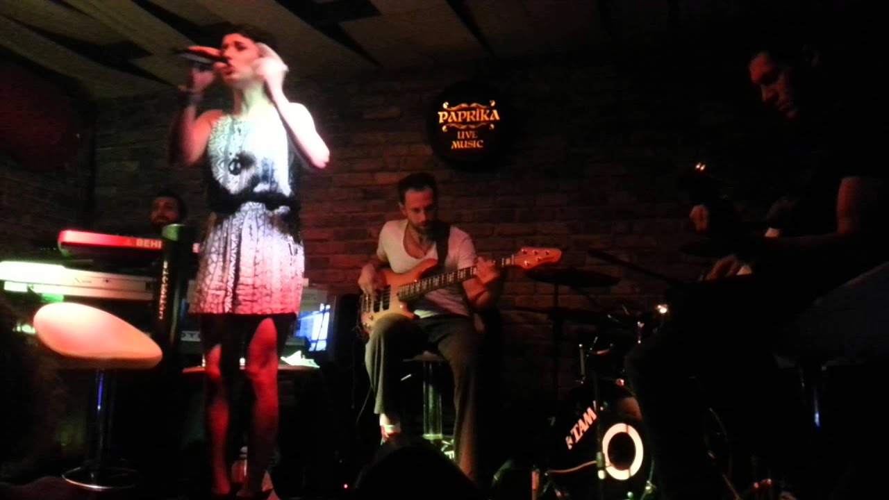 Arzu AKDAŞ Paprika Live Performance Ben Şarkımı Söylerken YouTube