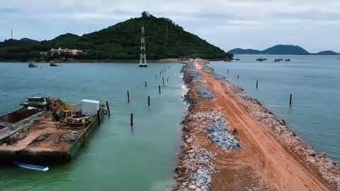 Rất nhanh, Xuất hiện ống thép cọc khoan nhồi tại công trường ĐƯỜNG VƯỢT BIỂN