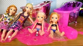 SLIME Bath ! Elsa and Anna toddlers - prank - fun - playdate - joke - party screenshot 4