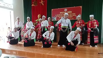 Câu lạc bộ bảo tồn văn hóa mường cuối Hạ xã Dũng Tiến múa bài Lưu Thủy