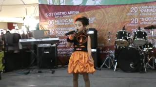 Nike Amalia Penyanyi Cilik Sebening Kaca