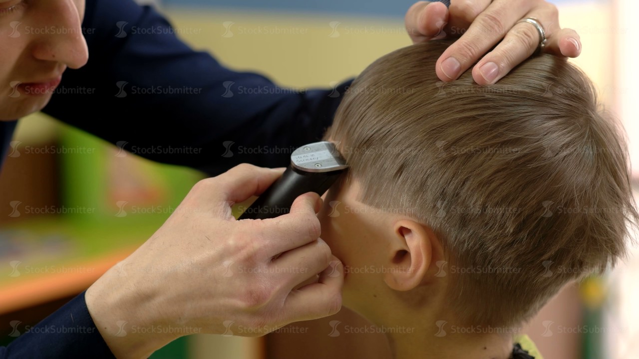 boy haircut machine