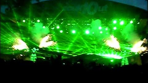 ZoukOut 2010: David Guetta playing Smack My Bitch Up