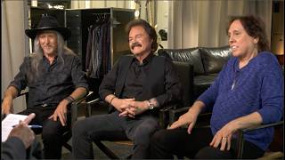 The Doobie Brothers on "Listen to the Music"